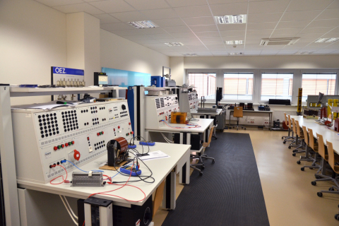 Laboratoř elektrických přístrojů - Ústav výkonové elektrotechniky a elektroniky - VUT